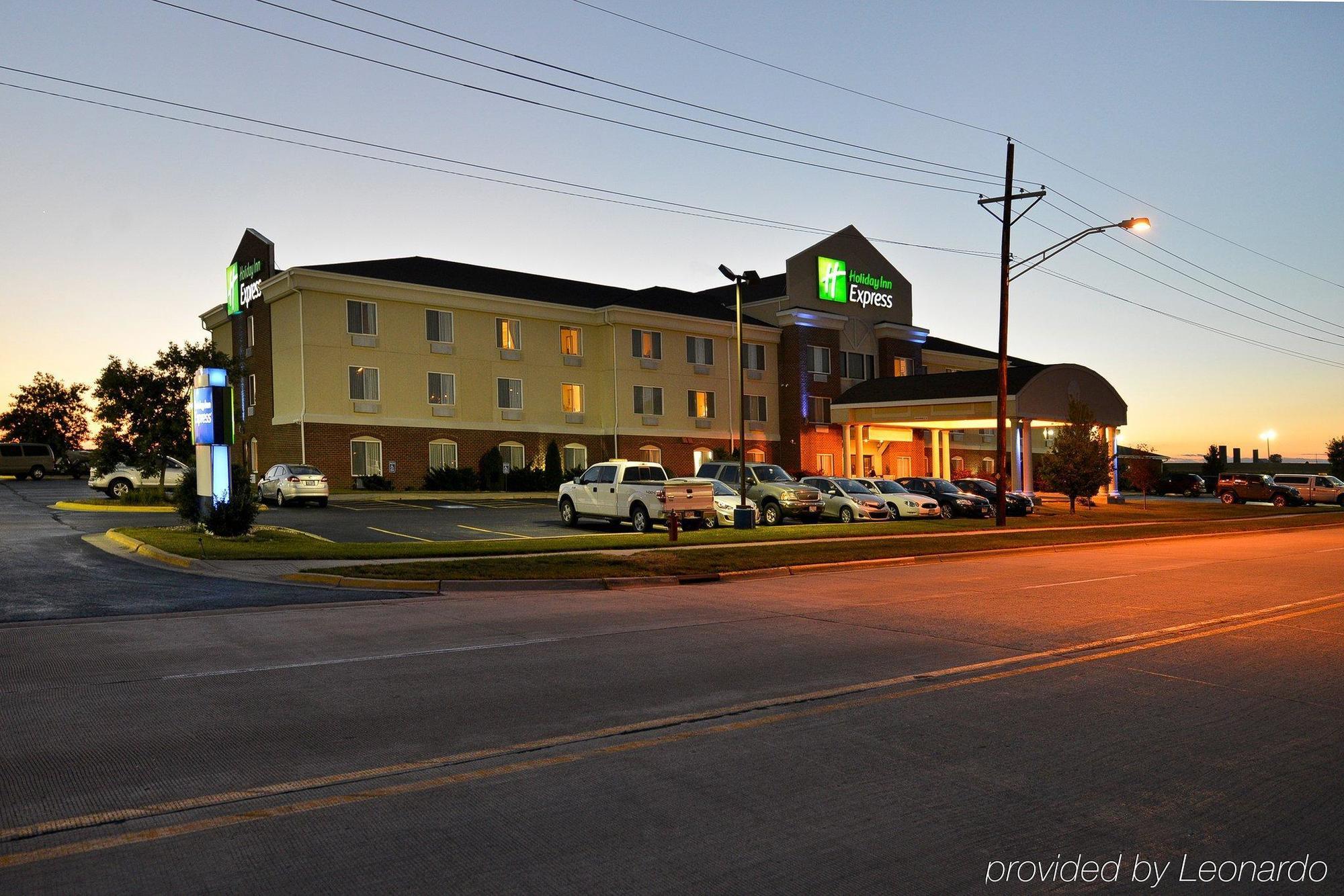 Holiday Inn Express Rochelle By Ihg Exterior foto